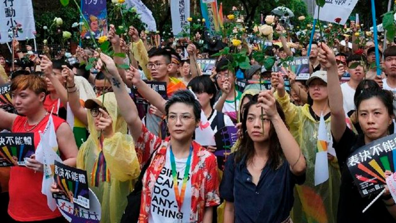 Tayvan’da eşcinsel evliliğe onay! İlk Asya ülkesi oldular