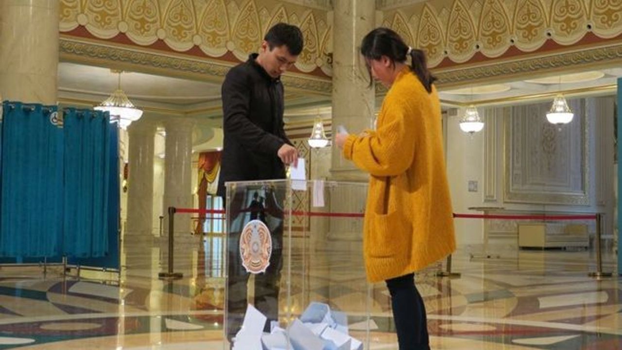 Kazakistan 28 yıl sonra cumhurbaşkanını seçiyor