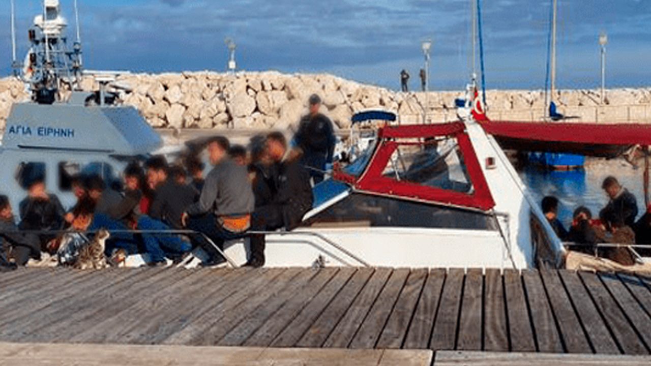 Suriyeli göçmenleri taşıyan tekneyi kullandığı iddia edilen kişi tutuklandı