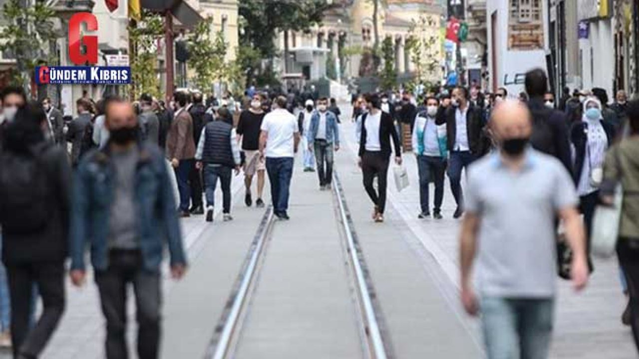 Türkiye'de Bilim Kurulu üyesi'nden gevşeme uyarısı