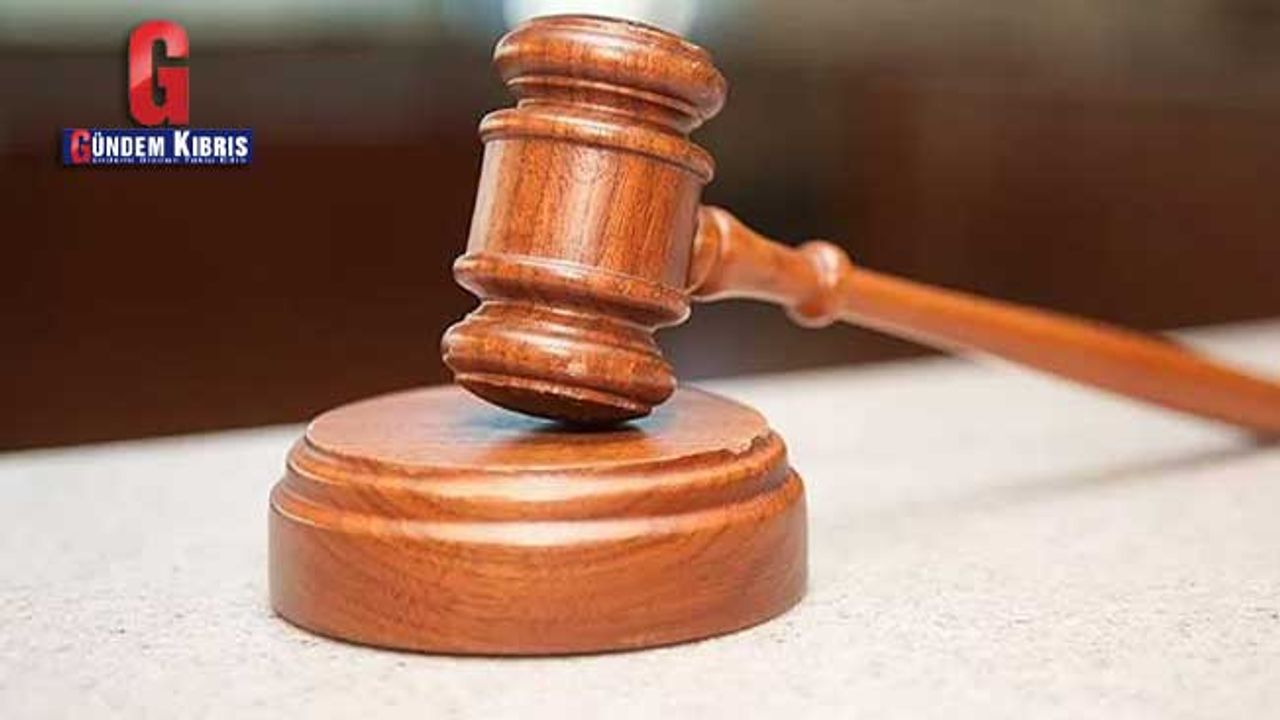 Etek boyu ölçen hakime hapis cezası