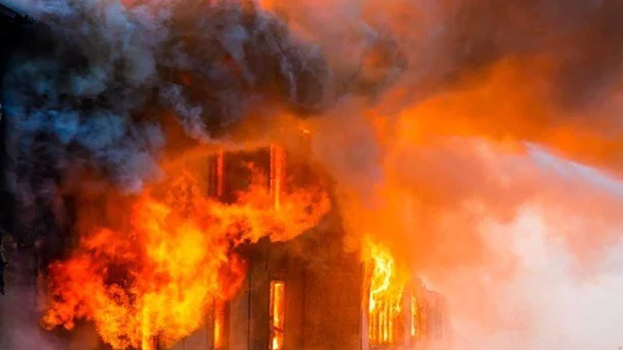 Yangın faciası: Aynı aileden 4 kişi öldü, 2 kişi ağır yaralı