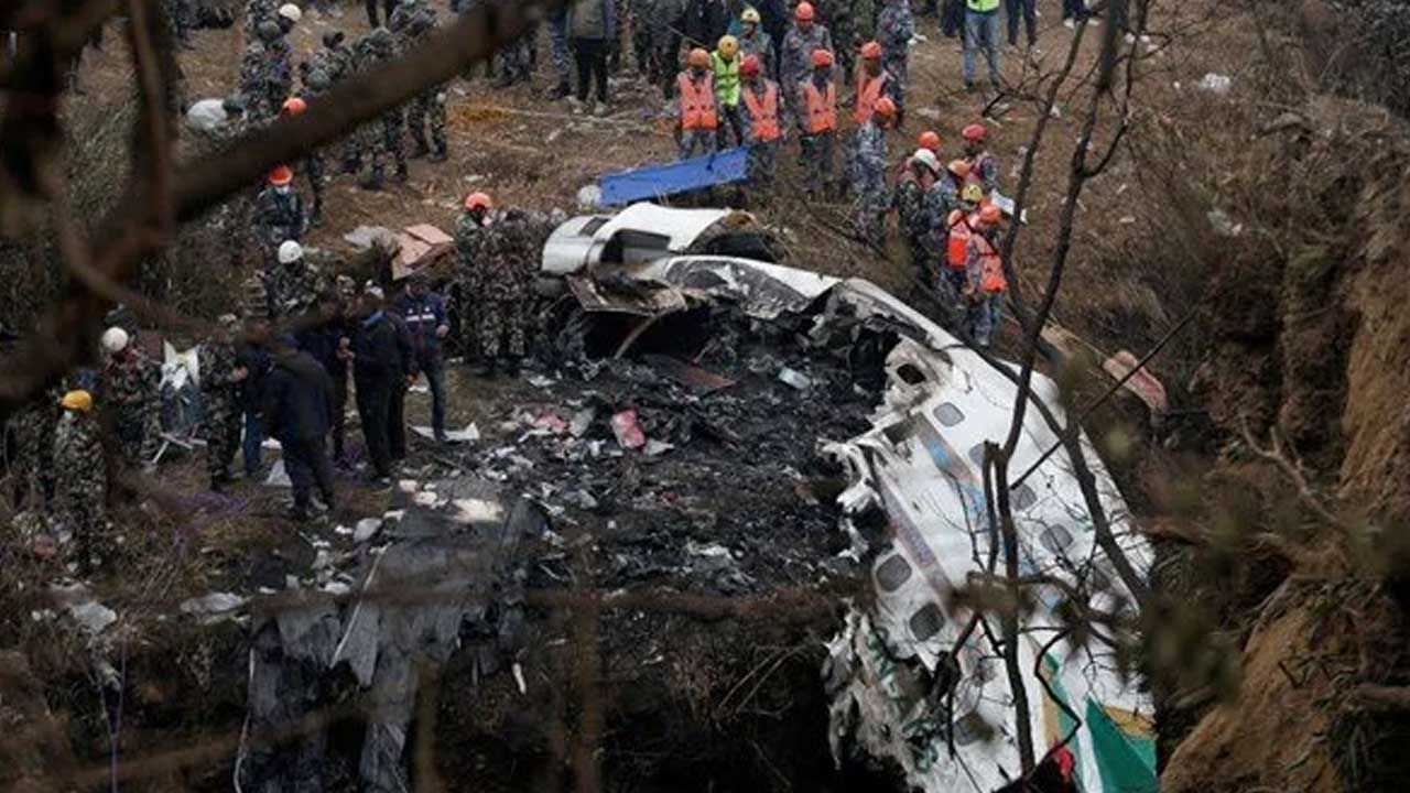 Pilot karı koca farklı uçak kazalarında hayatını kaybetti