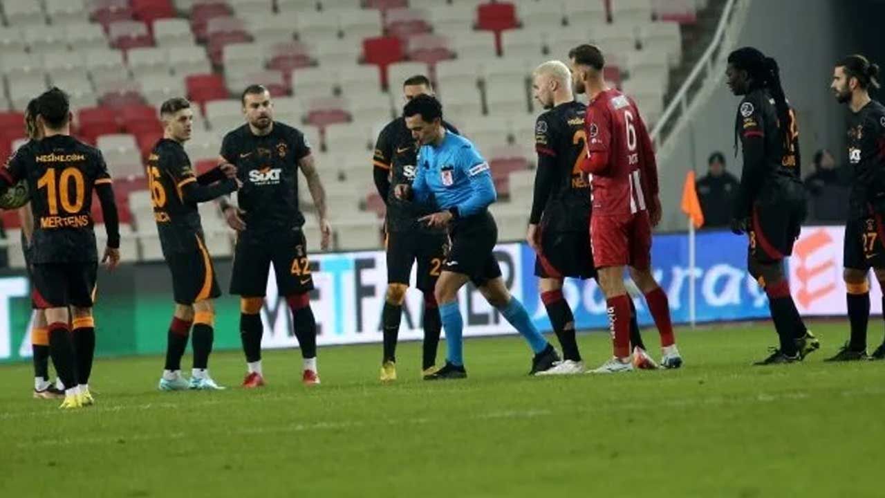 TFF, VAR kayıtlarını açıkladı: Sivasspor-Galatasaray maçında hakem hatası yapıldı