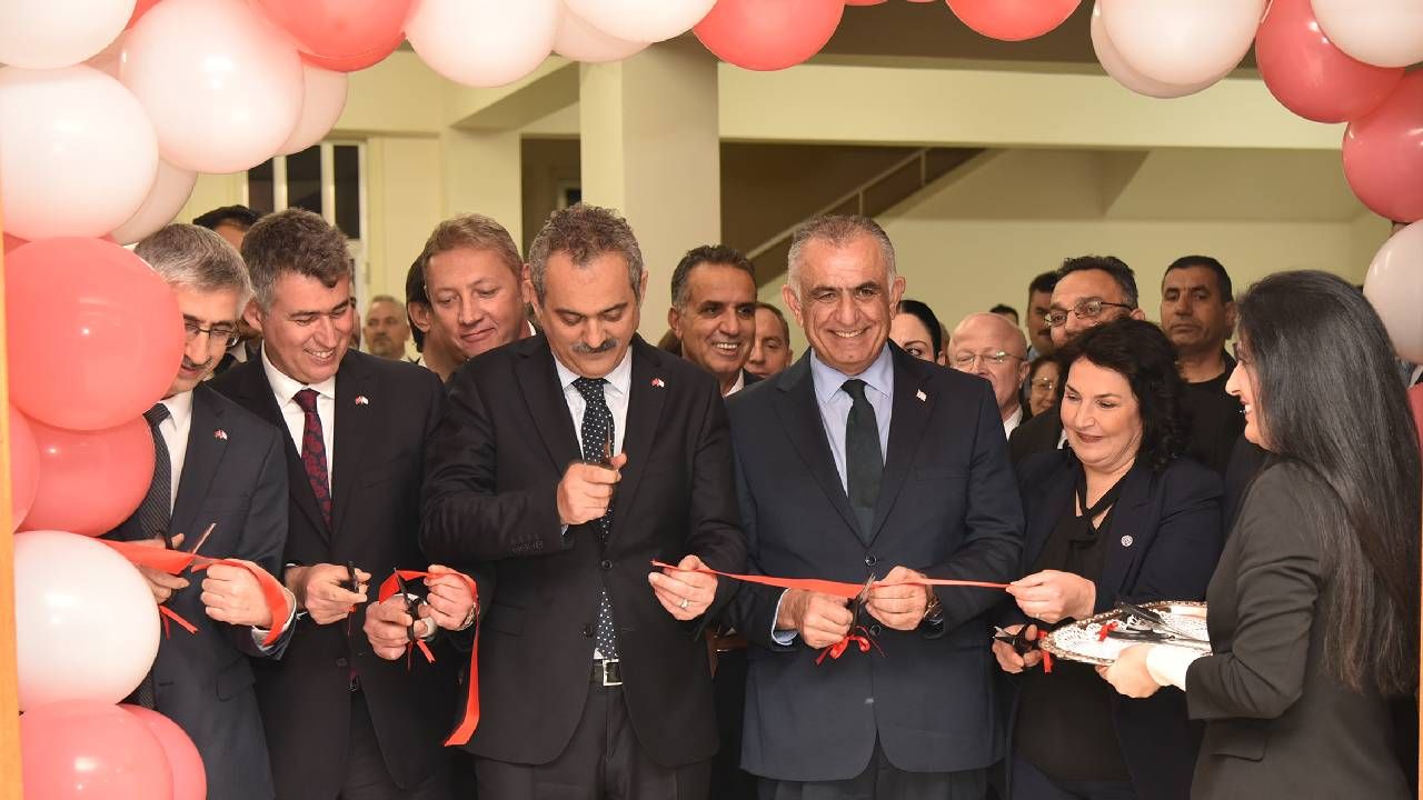 Lefkoşa Anadolu Üniversitesi Açık Öğretim Fakültesi’nde E-Sınav Merkezi açılışı yapıldı