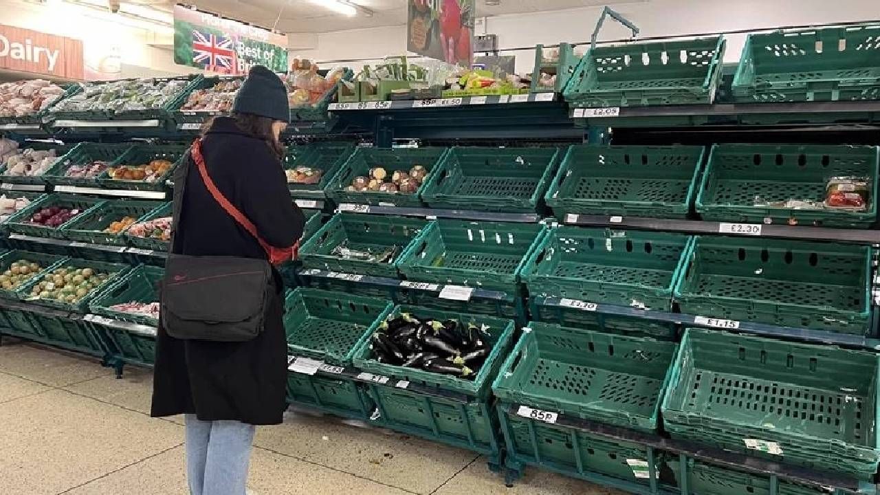 İngiltere'deki market zincirlerinde sebze ve meyve krizi yaşanıyor 