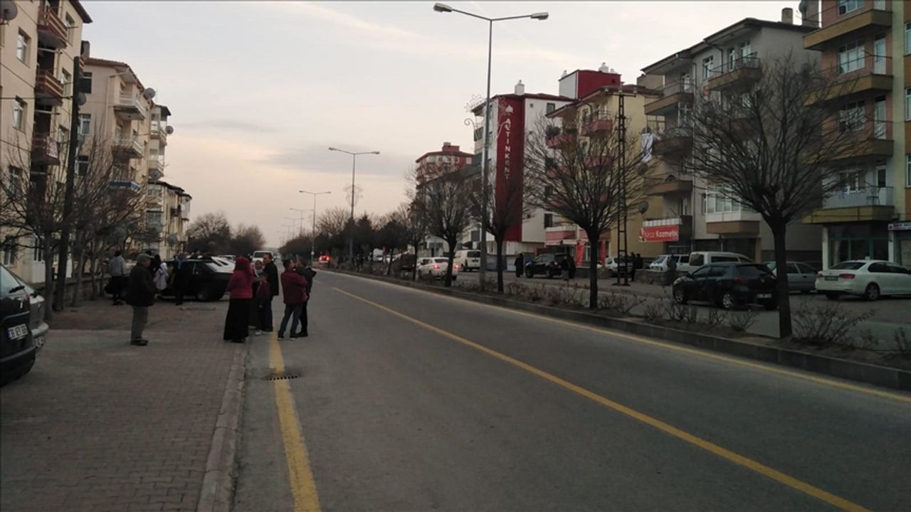 Kayseri'de 4,4 ve 4 büyüklüğünde art arda iki deprem