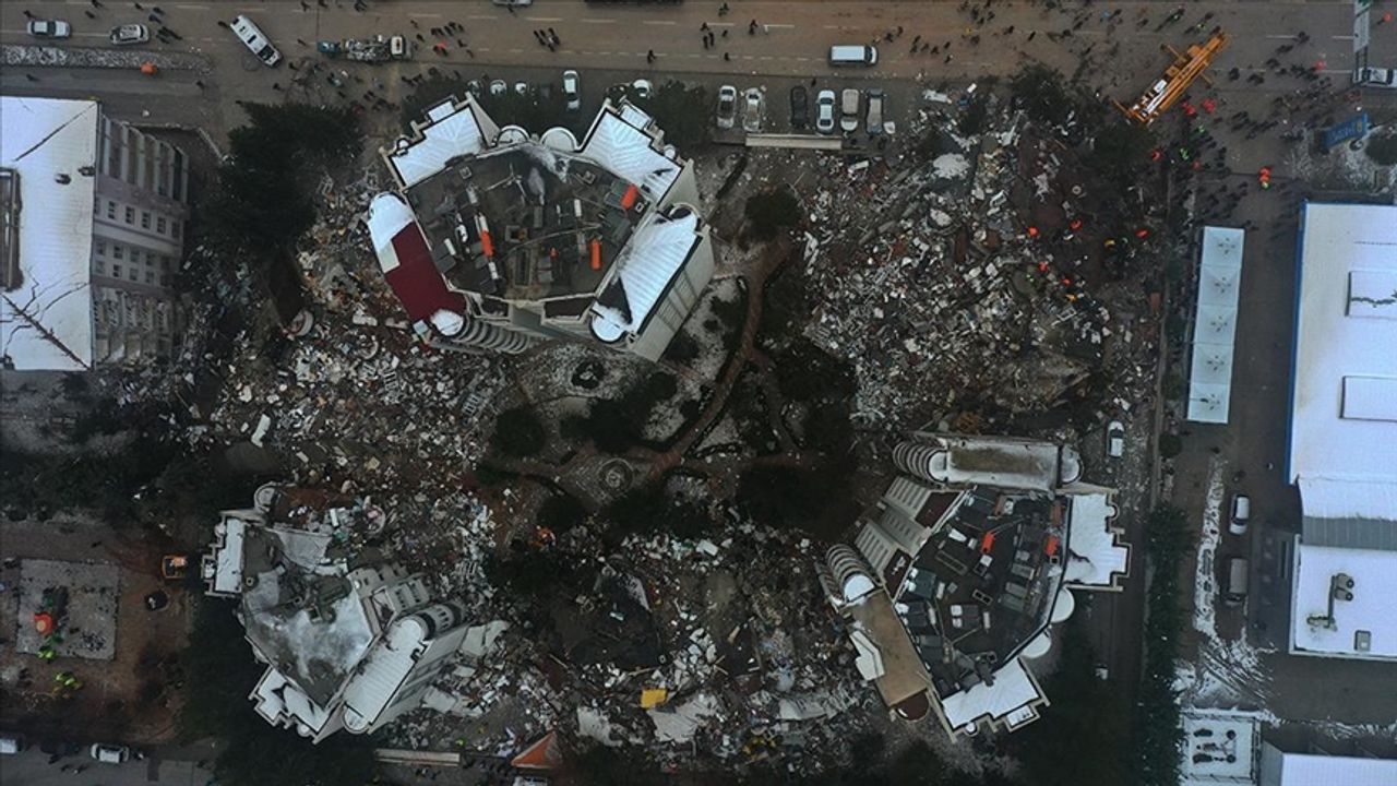 Türkiye'deki depremde toplam can kaybı 2 bin 316'ya yükseldi