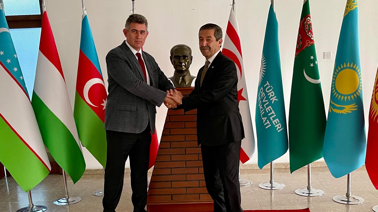 Dışişleri Bakanı Ertuğruloğlu, Büyükelçi Feyzioğlu ile görüştü