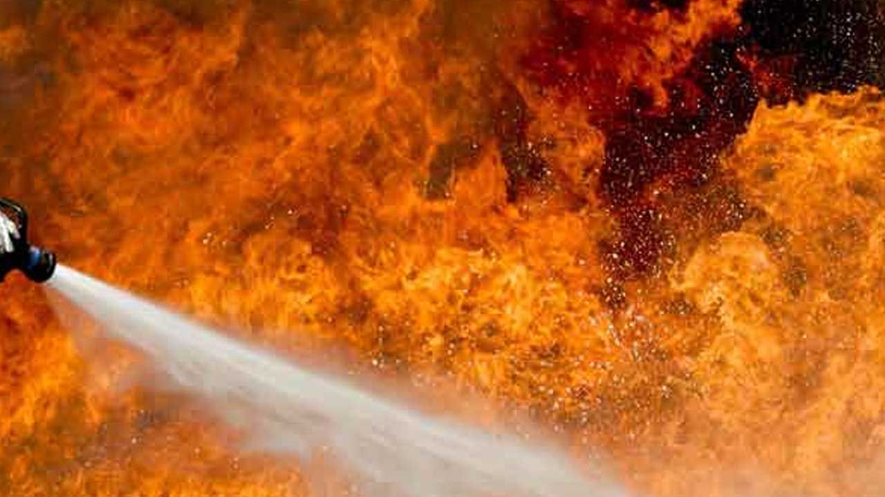 Lefkoşa Organize Sanayi'de yangın... Bir kişi yaralandı
