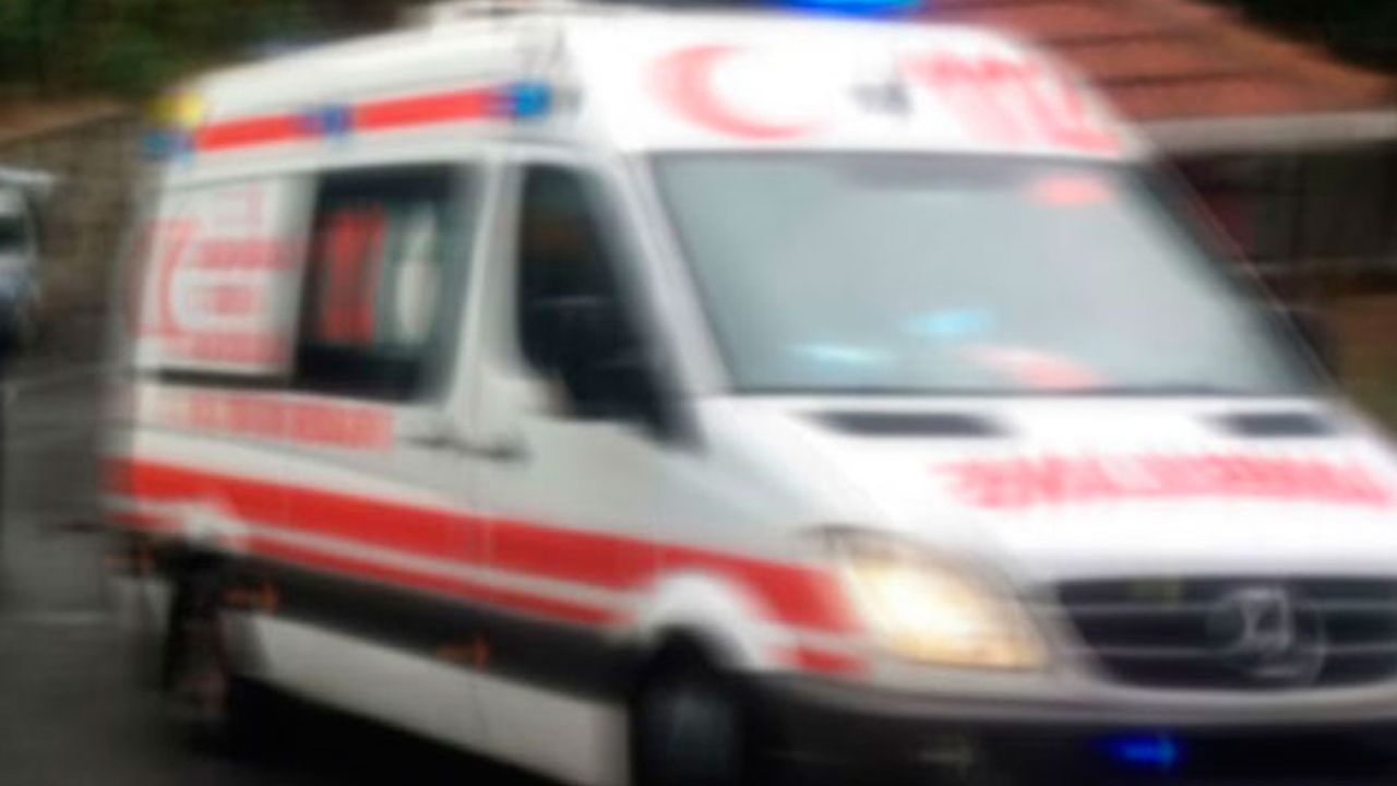 Bisiklet süren çocuklara araba çarptı! 2 çocuk yaralandı…