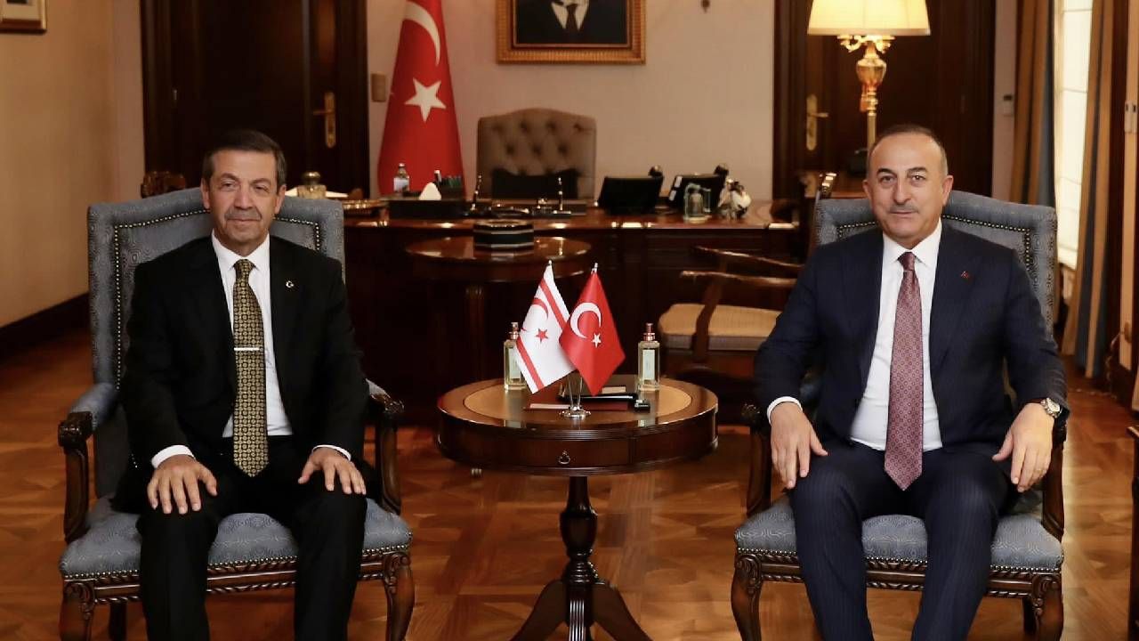Bakan Ertuğruloğlu Ankara’da Çavuşoğlu ile görüştü