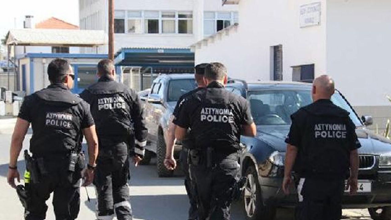 Rum basını: Özel polisler "protokolsüz" işe başladı