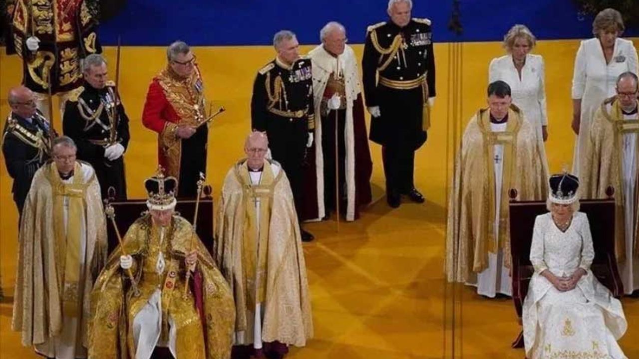 Fuat Oktay ve eşi, Kral 3. Charles'ın taç giyme törenine katıldı