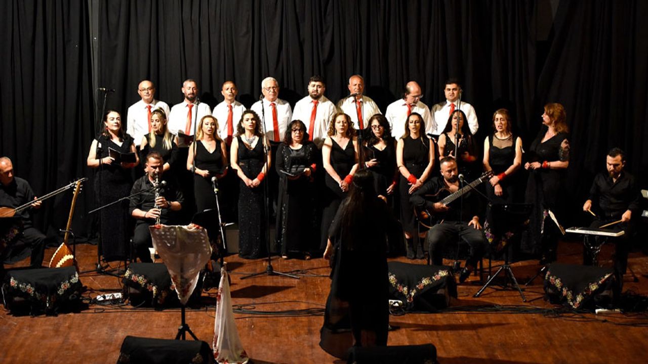 LBO Halk Müziği Korosu sezonu “Türkülerle Yolculuk” konseriyle tamamladı
