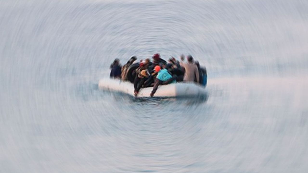 Suriye’den teknelerle 59 kaçak göçmen