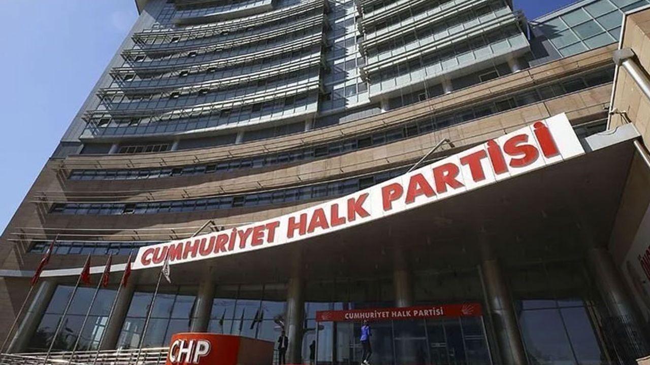 CHP Genel Başkan Yardımcısı istifa etti