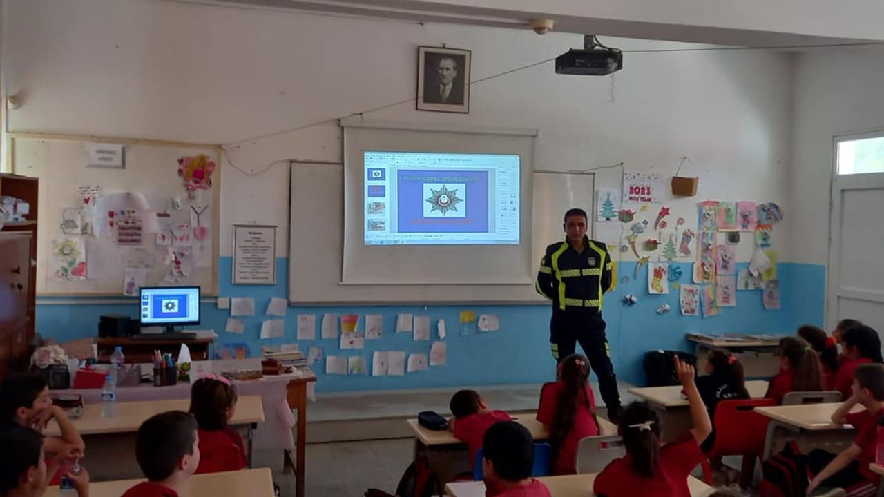 Hamitköy Dr. Fazıl Küçük İlkokulu öğrencilerine trafik eğitimi verildi