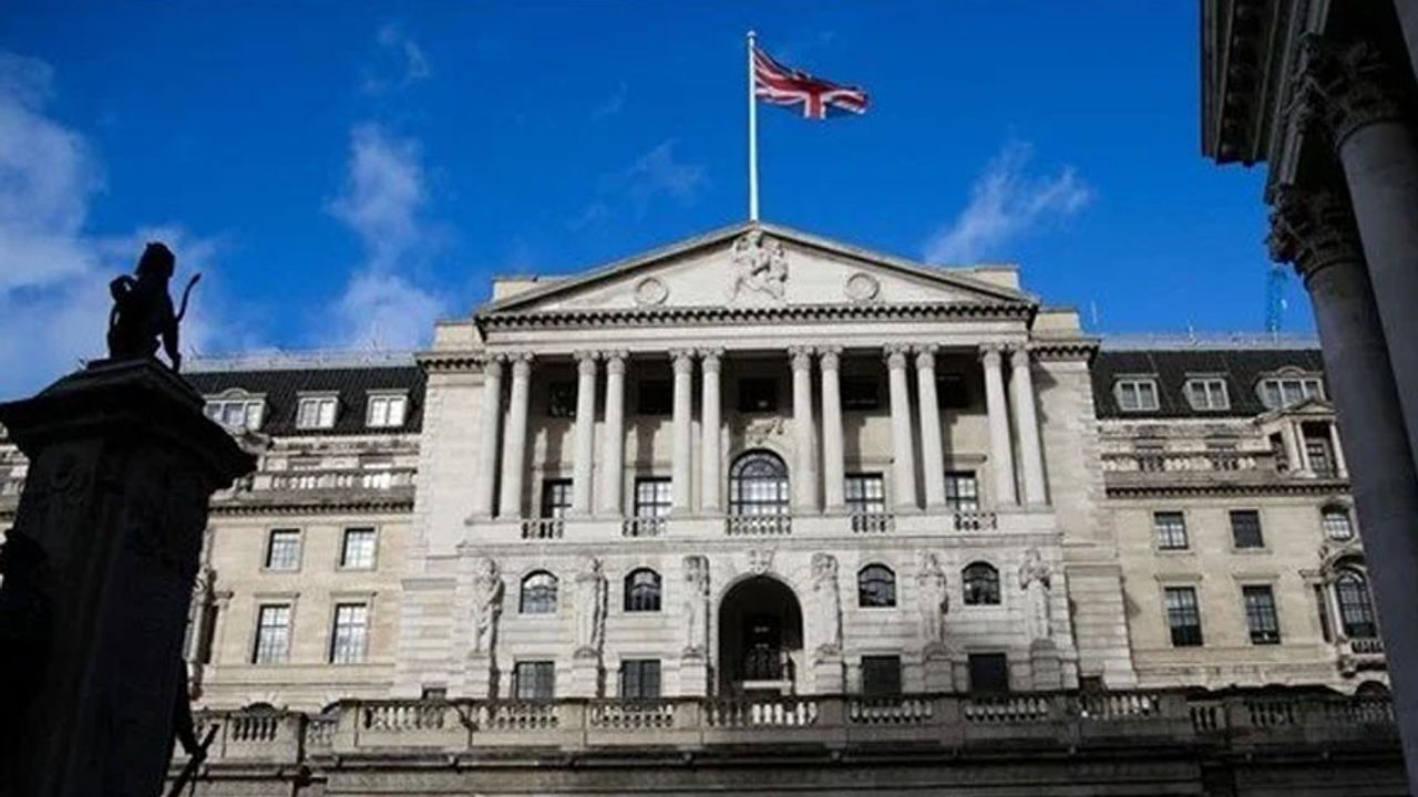 İngiltere Merkez Bankası faizi yüzde 4,5'e çıkardı