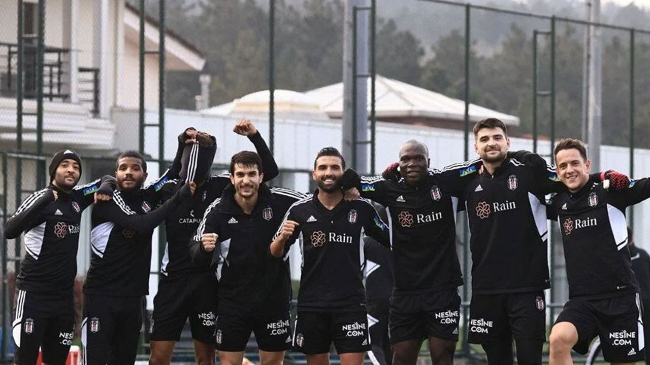 Beşiktaş'ta gidecek ve kalacak isimler açıklandı