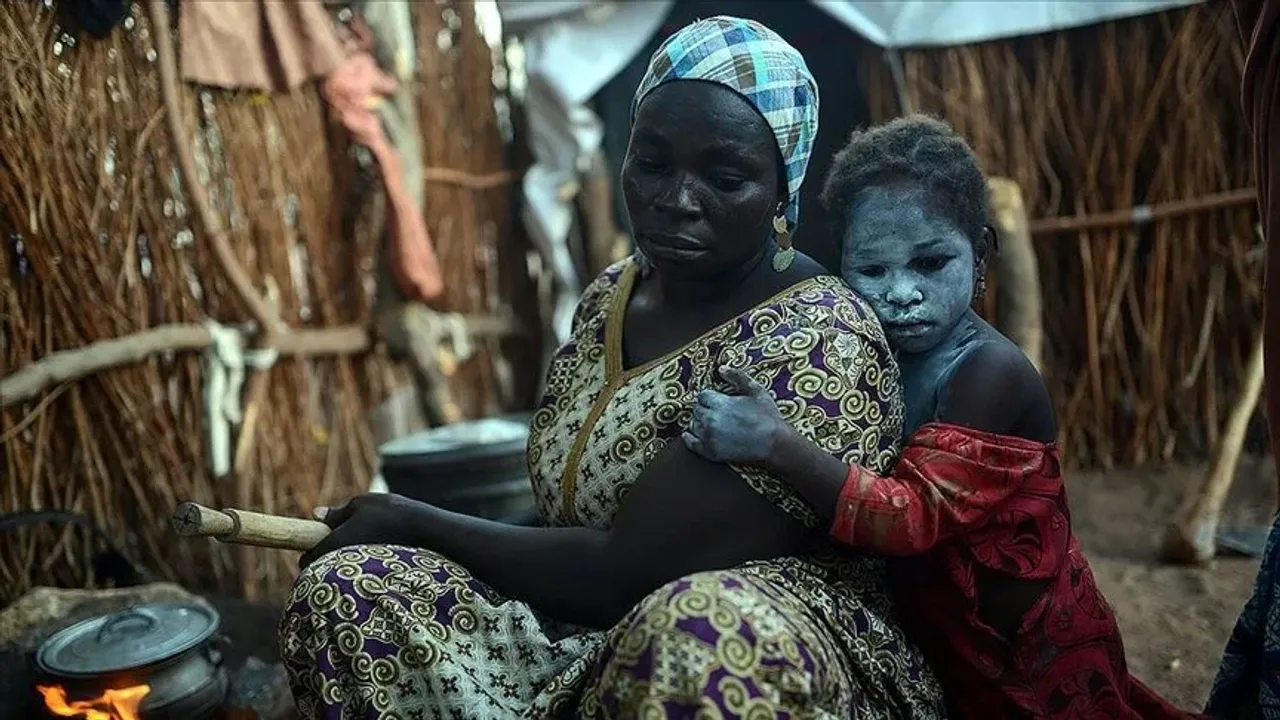 Nijerli binlerce kadın ve çocuk çatışmalardan kaçıyor