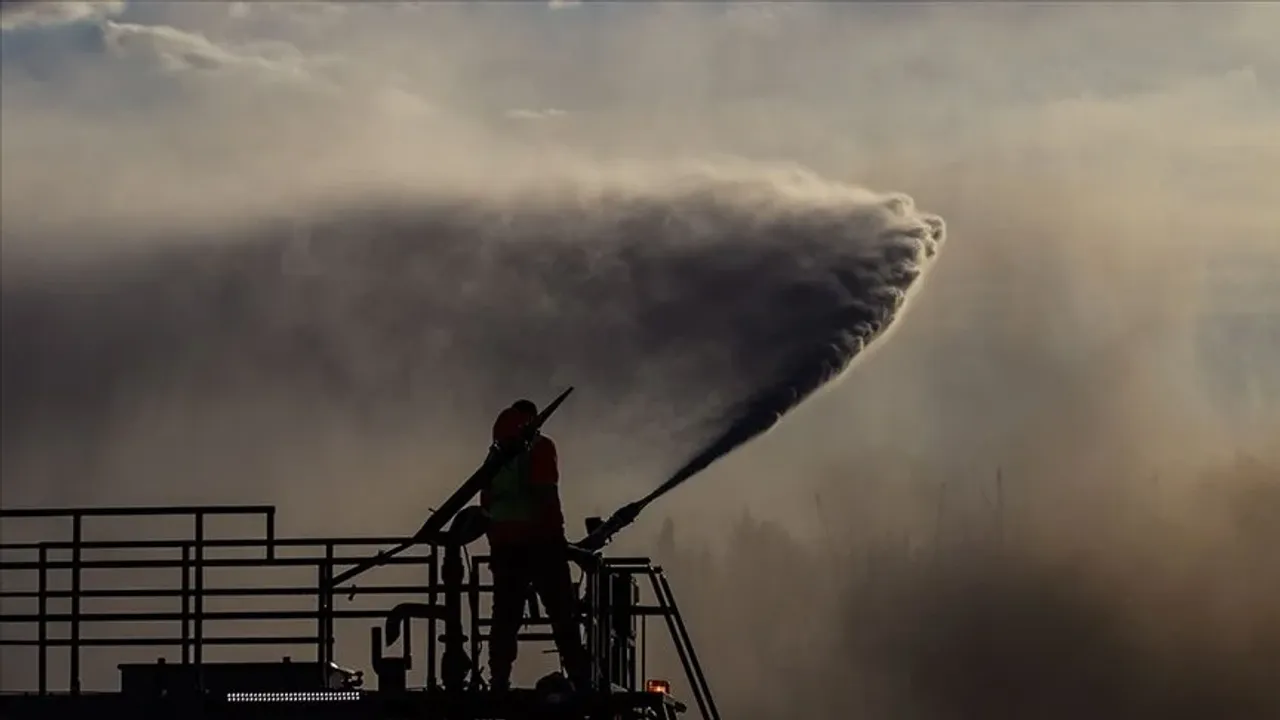 Kanada'da orman yangınlarından yükselen dumanlar ABD'ye ulaştı 