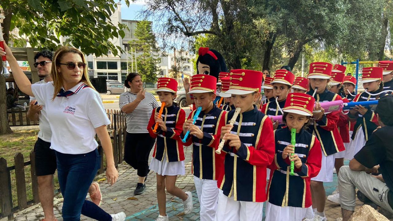 Girne Belediyesi Barış Parkı'nda “Çocuk Şenliği” etkinliği yaptı