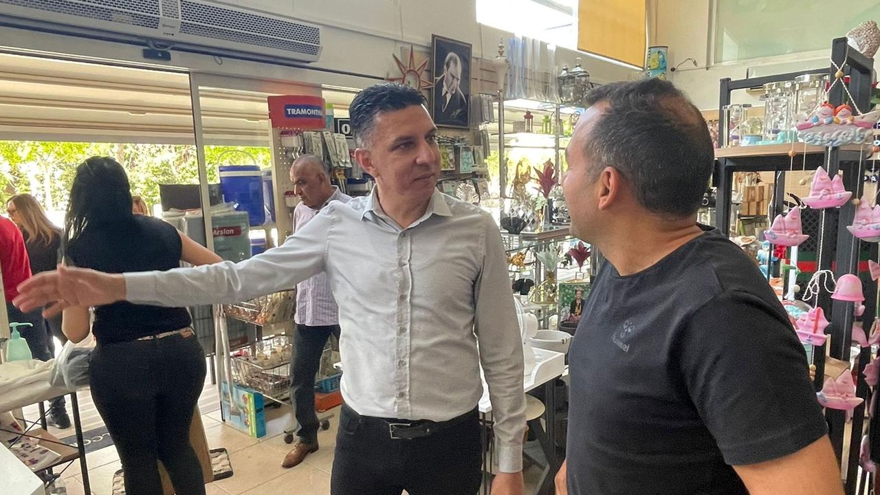 Amcaoğlu, Belediye Bulvarı’ndaki mağazaları gezdi, talepleri dinledi