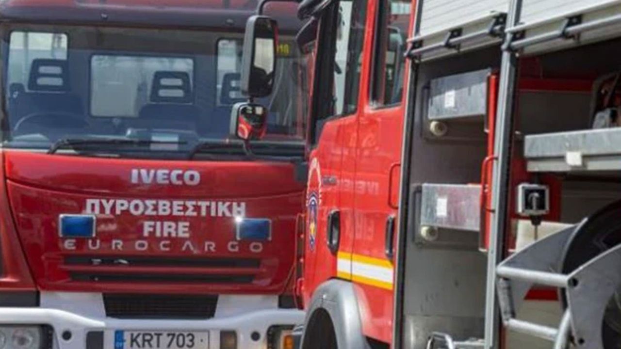 Güney Lefkoşa’da büyük yangın: 4 Otobüs küle döndü