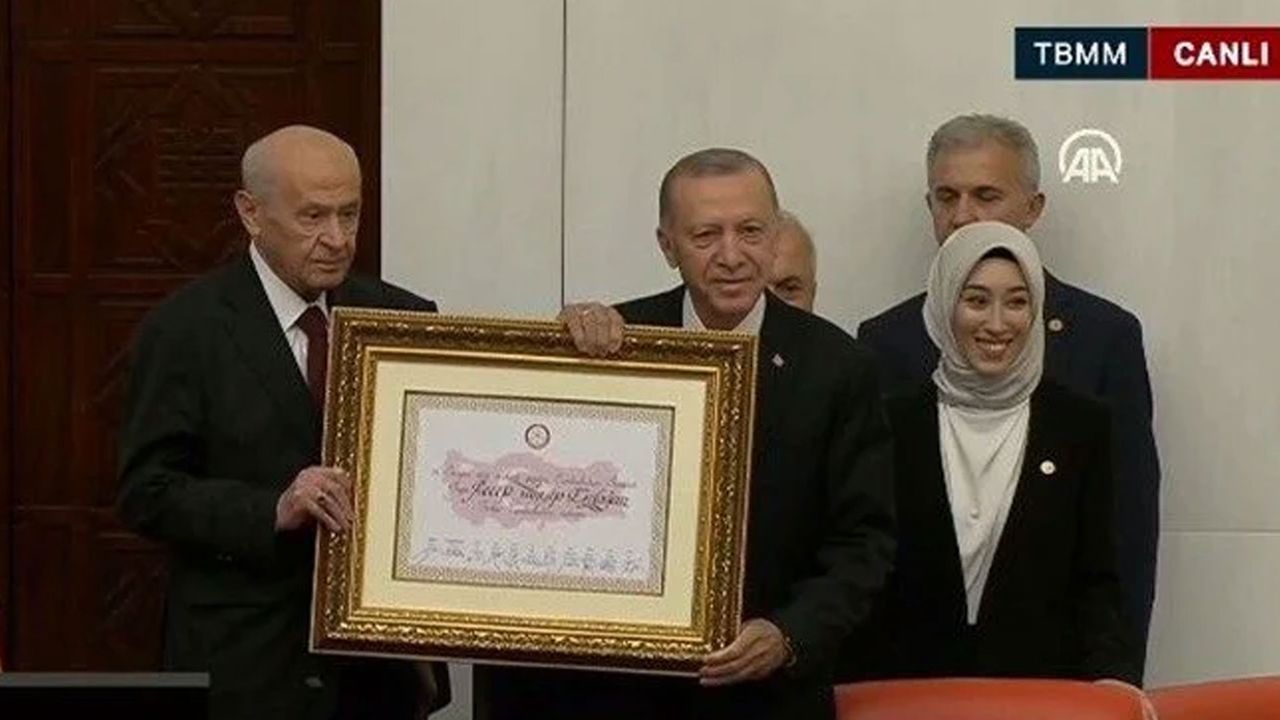 SON DAKİKA! Resmen göreve başladı... Erdoğan Meclis'te yemin etti...