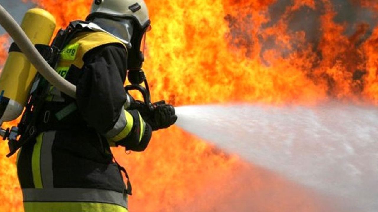 Gazimağusa ve Lefkoşa’da yangın: Çeşitli eşyalar yandı, iki papağan telef oldu