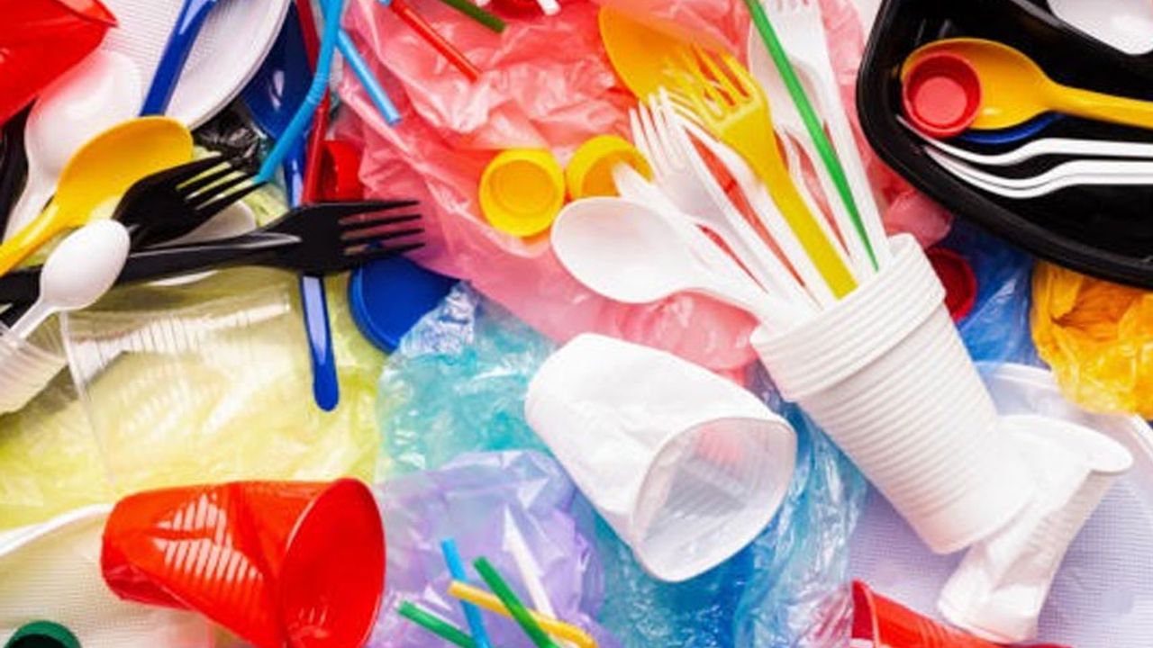 KKTC'de tek kullanımlık plastik ürünler artık yasak