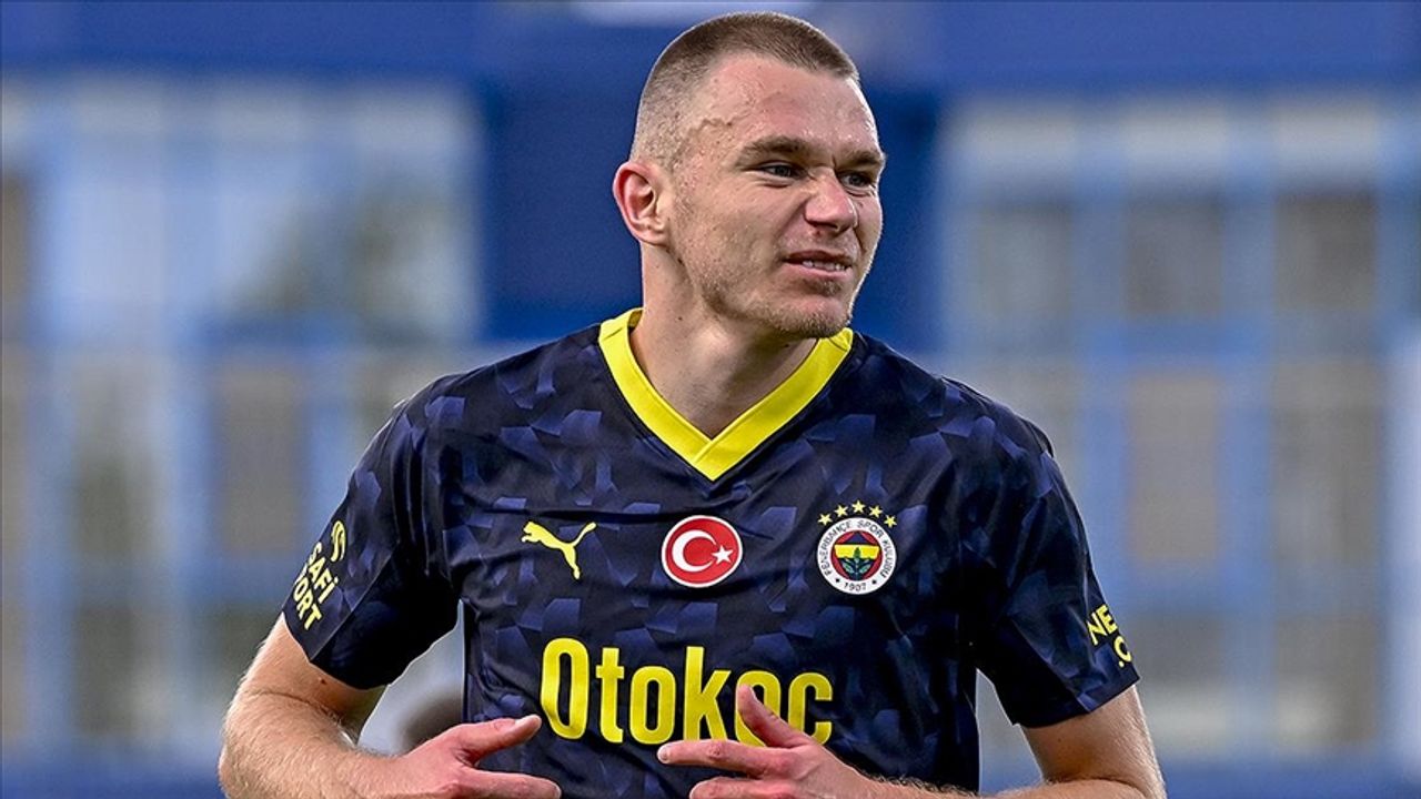 Fenerbahçe, Szalai'nin Hoffenheim'a transfer olduğunu açıkladı