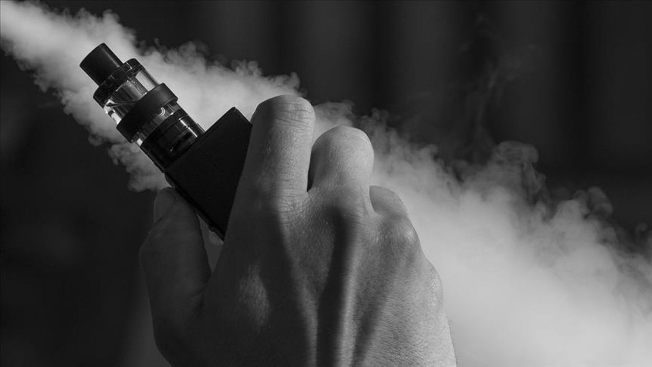 Tek kullanımlık elektronik sigaralar için "masum değil tehlikeli" uyarısı