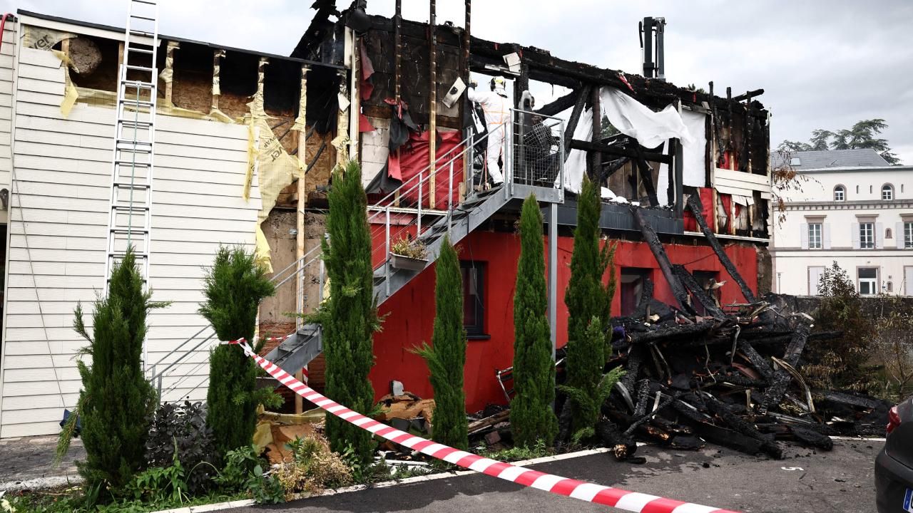 Fransa'da engellilerin kaldığı konuttaki yangında 11 kişi öldü