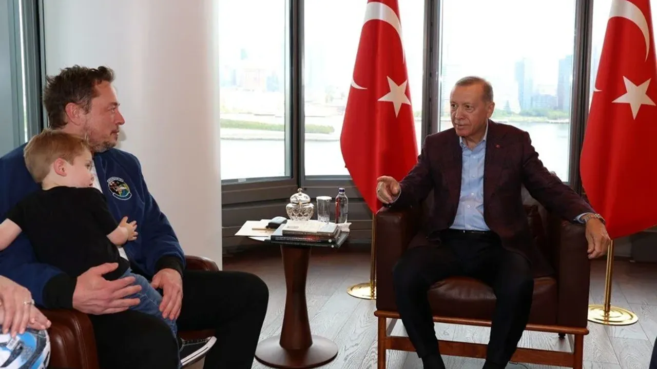 Erdoğan, Musk'ı Tesla'nın 7'nci fabrikasını Türkiye'de kurmaya çağırdı...