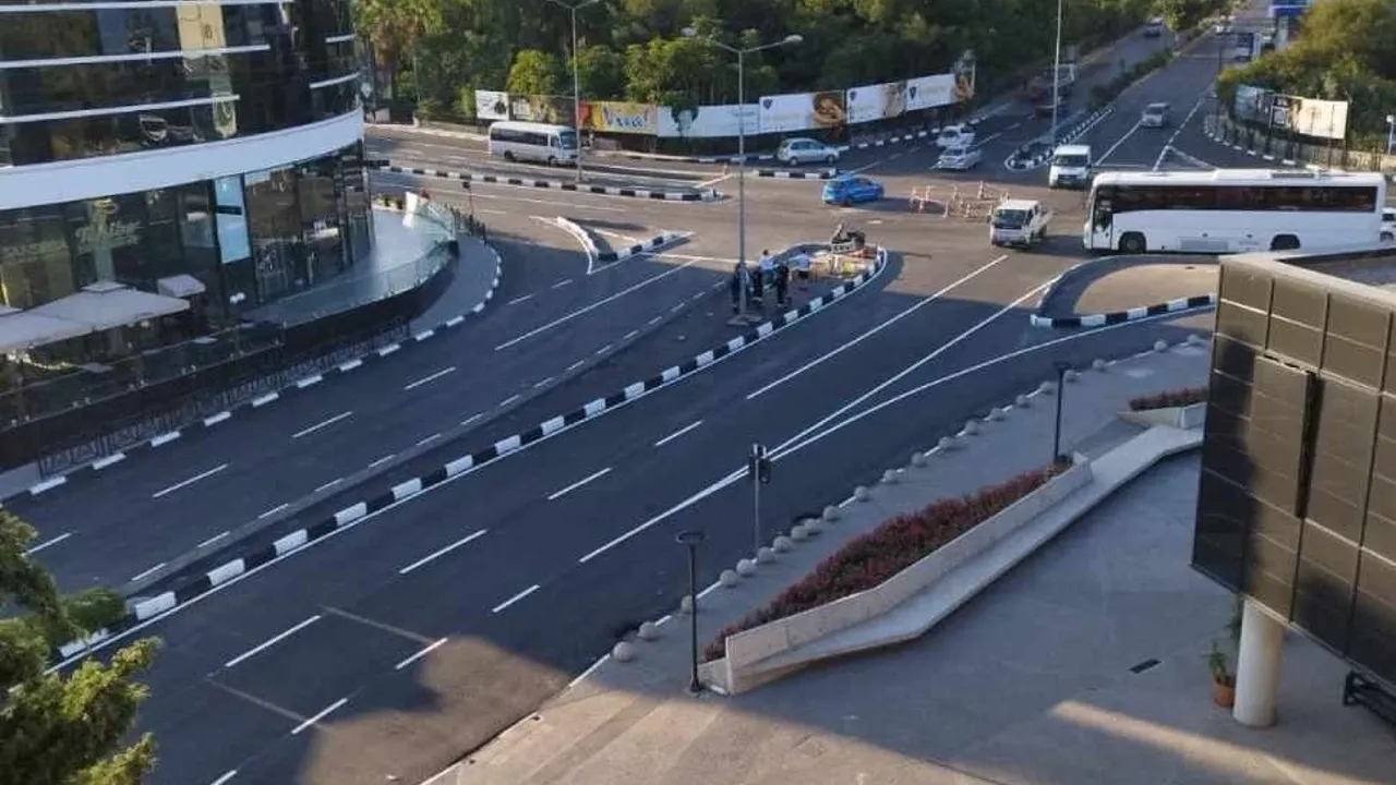 Girne Belediyesi önündeki alana ‘Rauf Raif Denktaş Meydanı' ismi verilecek