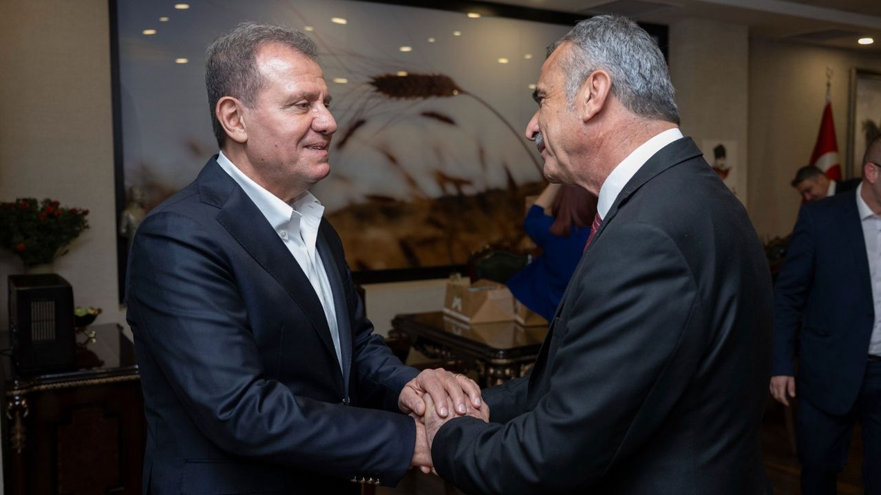 Gazimağusa Belediye Başkanı Uluçay, Mersin Büyükşehir Belediye Başkanı'nı ziyaret etti