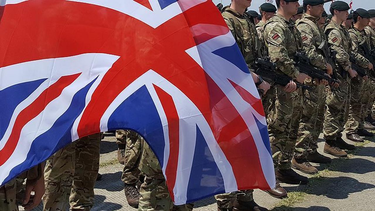 İngiltere, Kıbrıs’taki üslerinde 3 bin civarında asker bulunduruyor