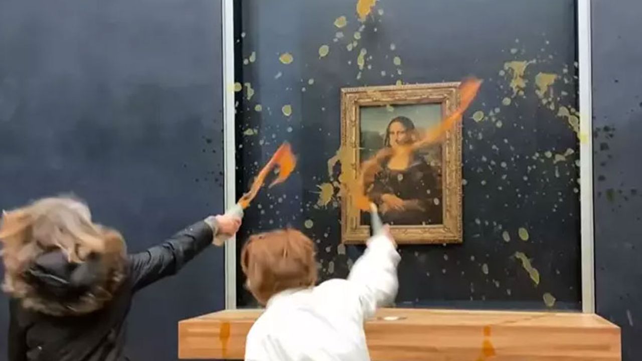 İklim aktivistleri Louvre Müzesi'ndeki Mona Lisa tablosuna çorba attı