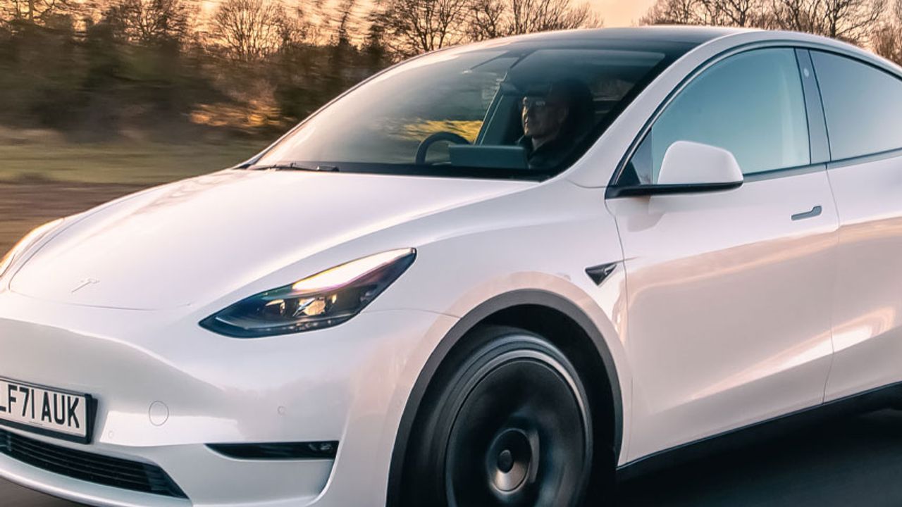 Tesla 1,6 milyon aracı geri çağırdı
