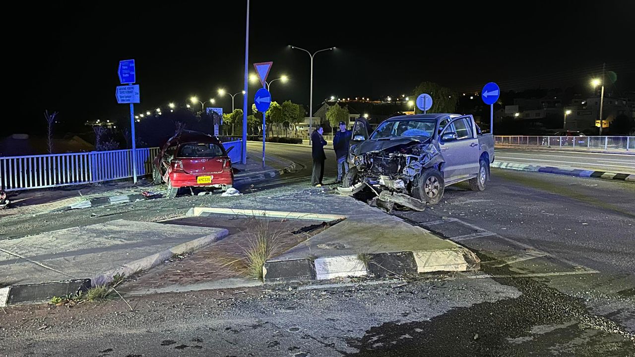 Güney Kıbrıs’ta feci kaza 4 kişi hayatını kaybetti