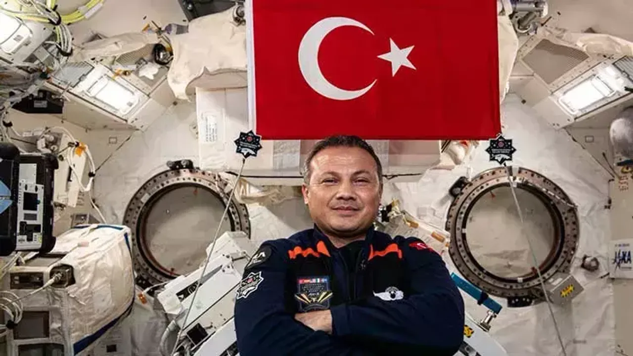 Astronot Alper Gezeravcı 'MESSAGE' deneyine başladı