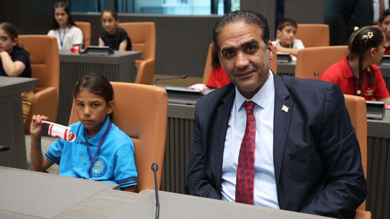 Gardiyanoğlu: Çocuklarımız aydınlık yarınlarımızın güvencesi