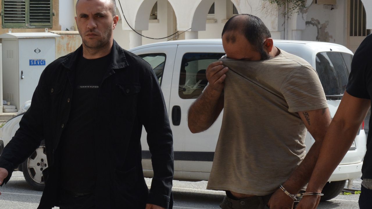 Mutfağında ve arabasında uyuşturucu bulundu