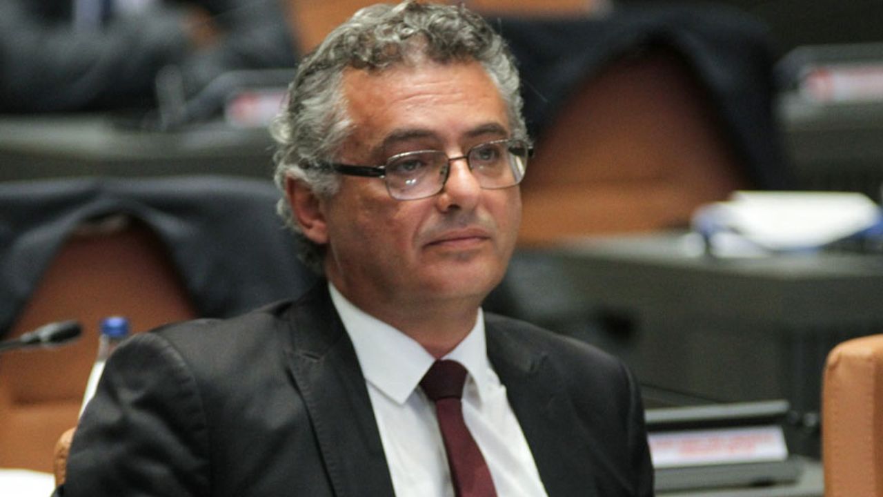 Erhürman çarşamba günü ekonomistlerle buluşacak