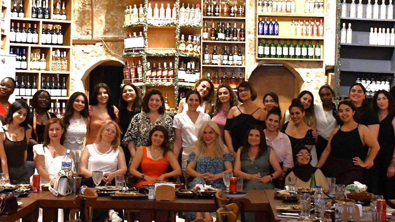 DAÜ öğrencileri Geek Girl Yemeğinde rol modellerle buluştu...