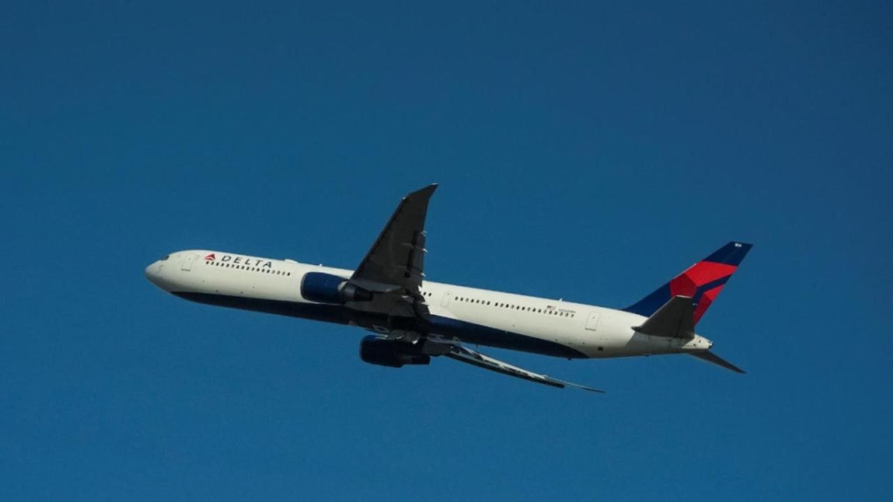 Delta uçağında şiddetli türbülans: 25 kişi hastaneye kaldırıldı