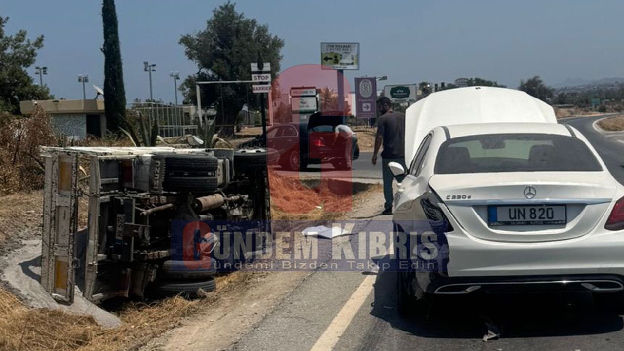 Esentepe'de korkutan kaza: Kamyonet devrildi