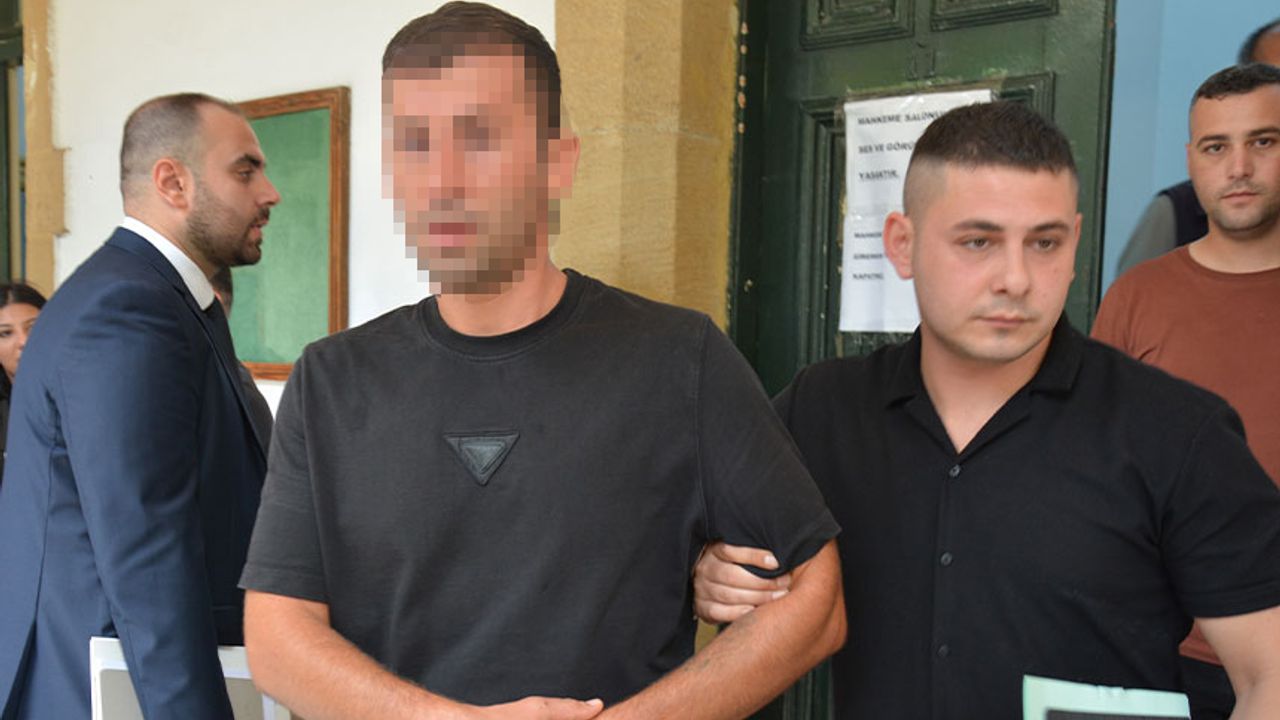 İş arkadaşının burnunu kırdı!